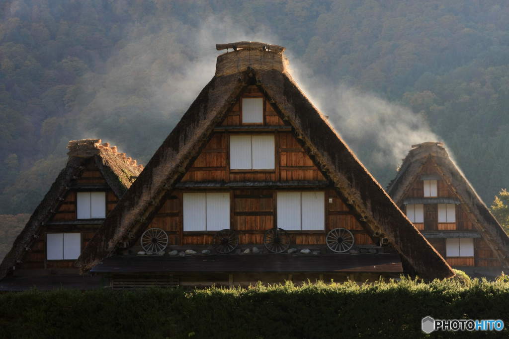 朝の白川郷  (230T)