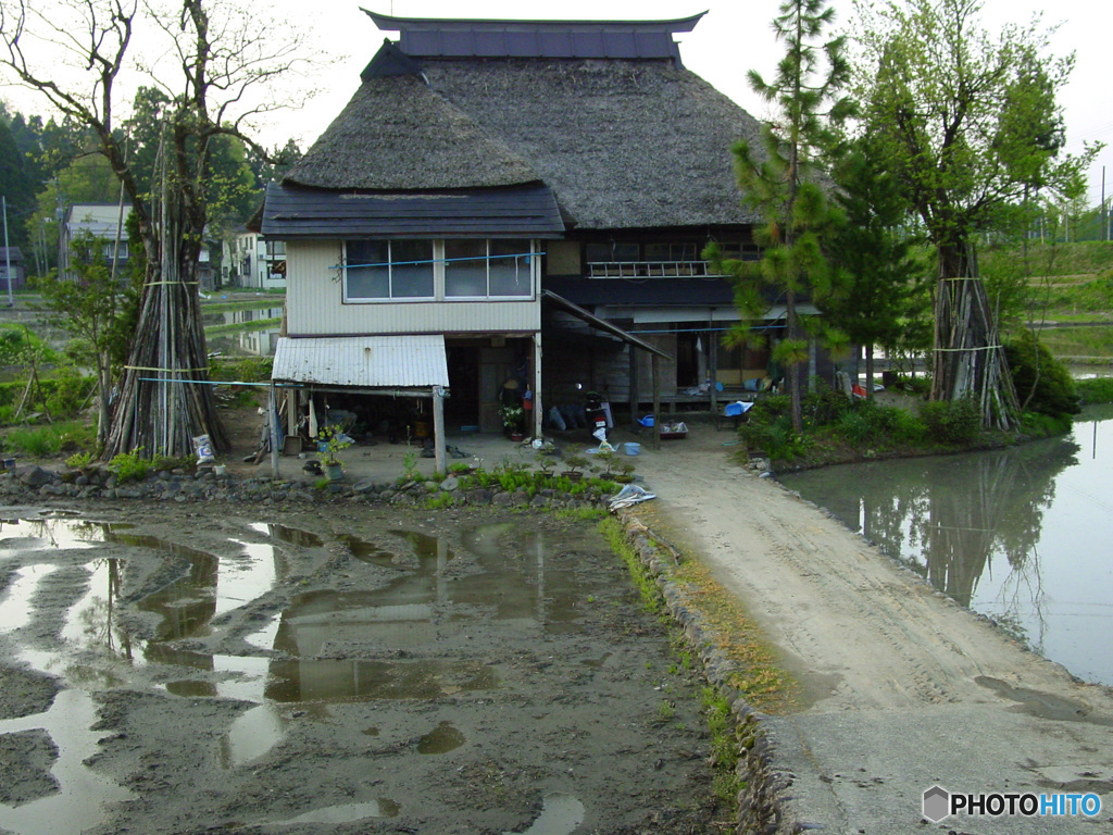 水田のある家