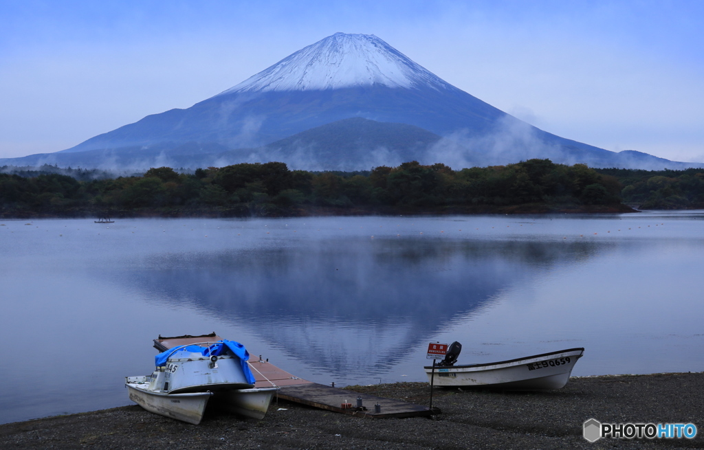 精進湖の朝