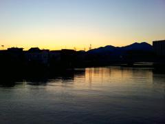 巴川と夕日