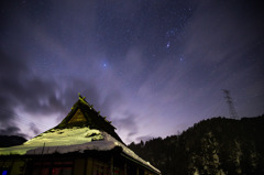 かやぶきが見た星空