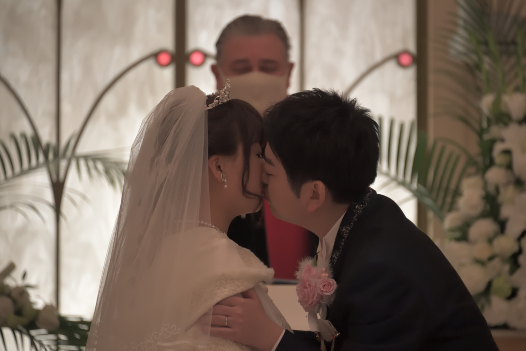 kiss the bride