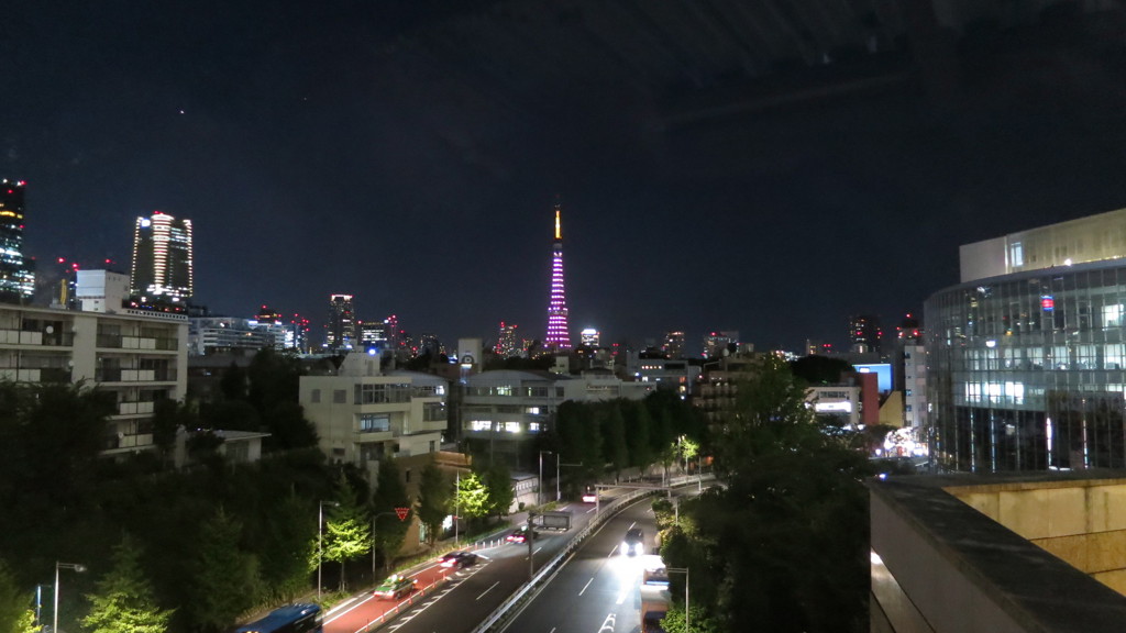 六本木ヒルズから見た東京タワー