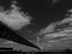 モノクロ大橋