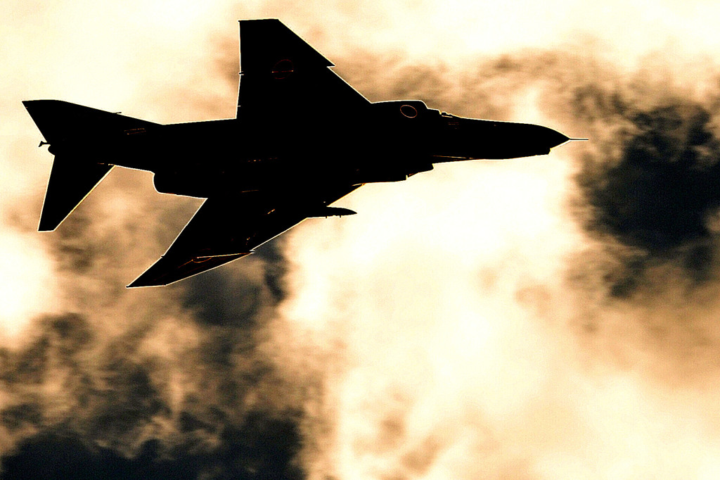 戦闘機とは