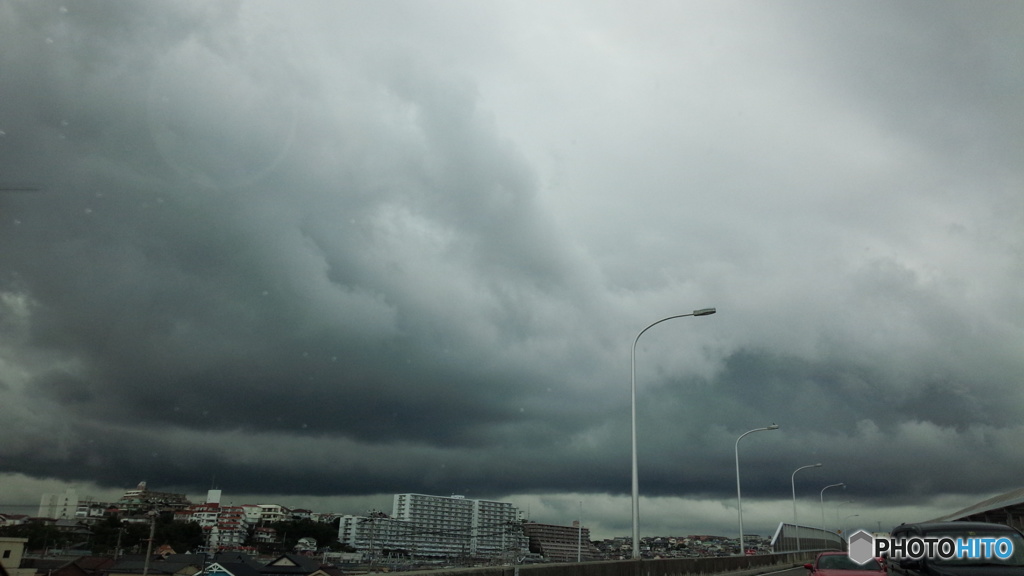 不気味な雨雲