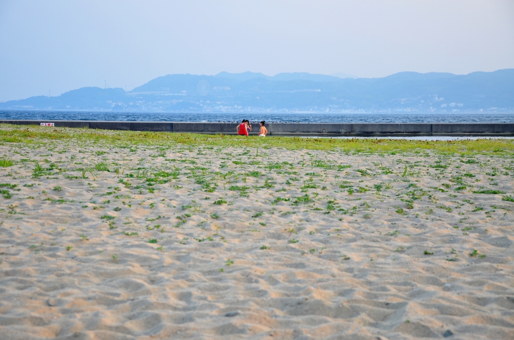 砂浜と少女