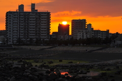 水面に映る夕焼けに惹かれて