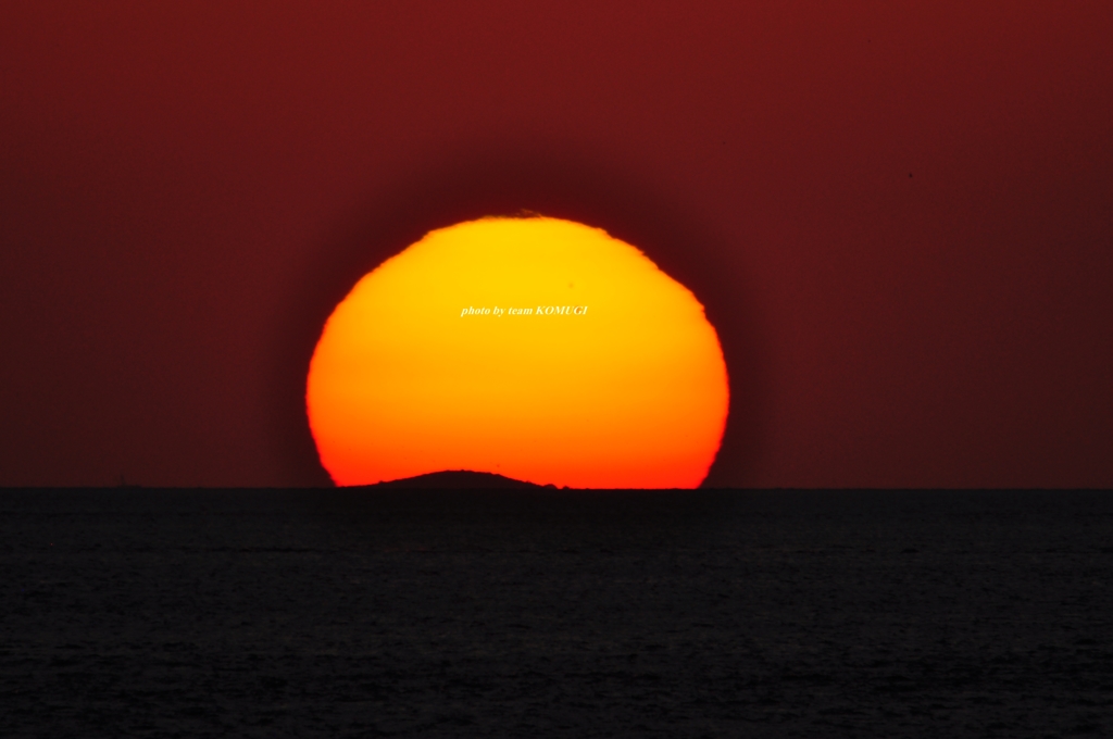 瀬戸は日暮れて～♪ 夕波小波〜♪