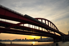 都会の夕暮れ