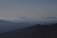 遠くに岩手山