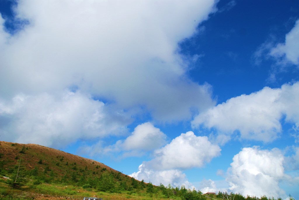 雲近く