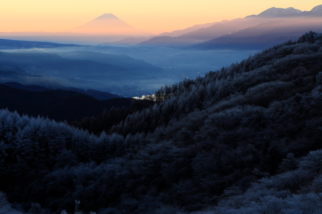 朝の富士