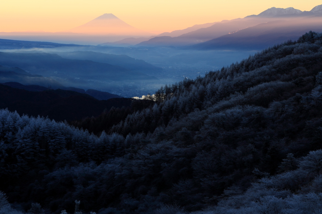 朝の富士