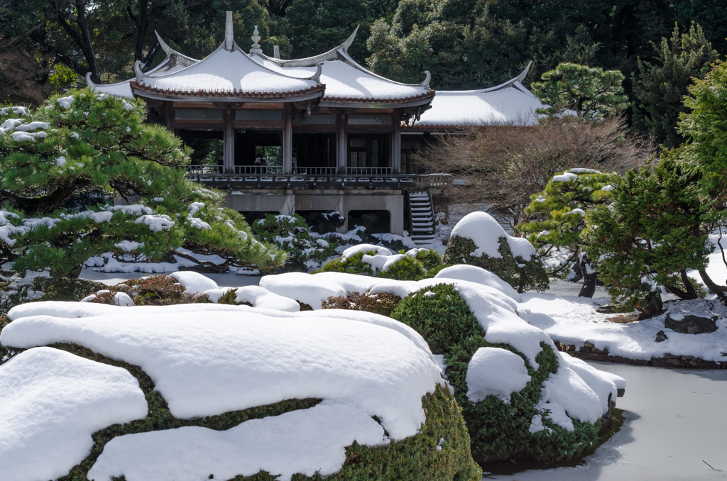 雪かぶる御涼亭-壱