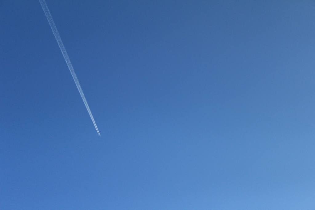 飛行機雲を追いかけて