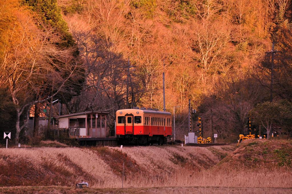 無人駅の上総大久保駅へ到着・・小湊鉄道