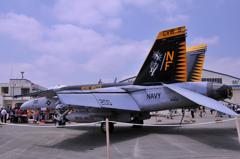 CVW-5のNF-200 ROYALMACES F/A-18Eスーパーホーネット