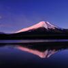 山中湖から見る逆さ富士・・
