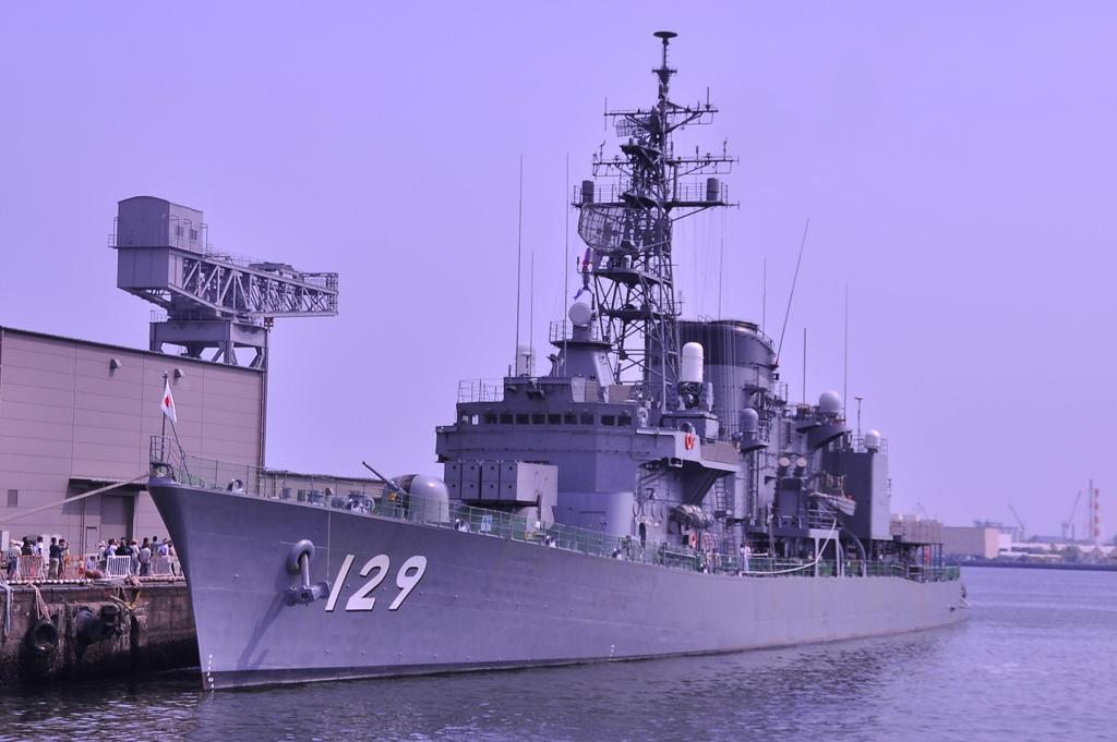 横浜開港際で公開された海上自衛隊護衛艦やまゆき・・20120602