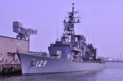 横浜開港際で公開された海上自衛隊護衛艦やまゆき・・20120602