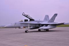 山口県岩国基地から米海兵隊F/A-18Cホーネット・・20120818