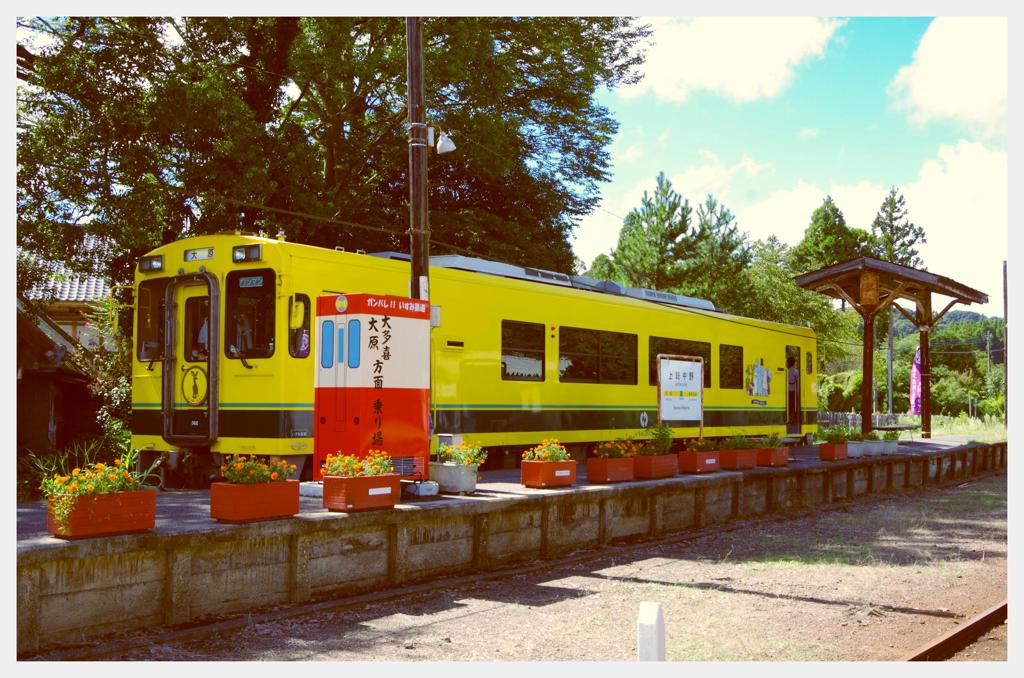 いすみ鉄道。。上総中野から出発待つ