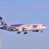 ANA B787初期塗装機がランディングへ・・京浜島