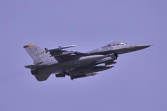 アメリカ空軍三沢基地のF-16ファイティングファルコン・・訓練中