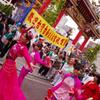 関帝廊での夏の中華街の祭りの舞踊り