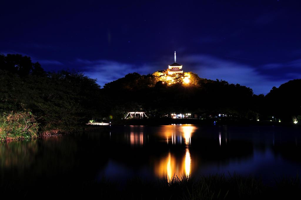 横浜三溪園の秋月の夜景・・20120928