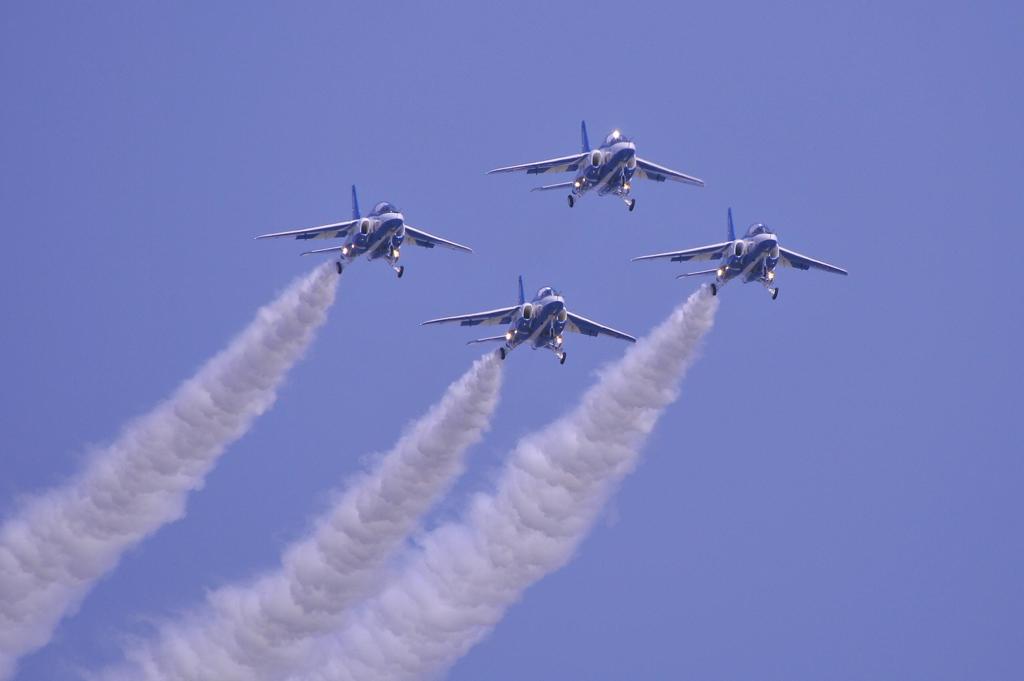 岩国の空へダイヤモンドテイクオフ。。岩国基地日米親善フレンドシップ2012