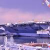 改修中の原子力空母ジョージワシントン本体。。春の横須賀米軍基地開放