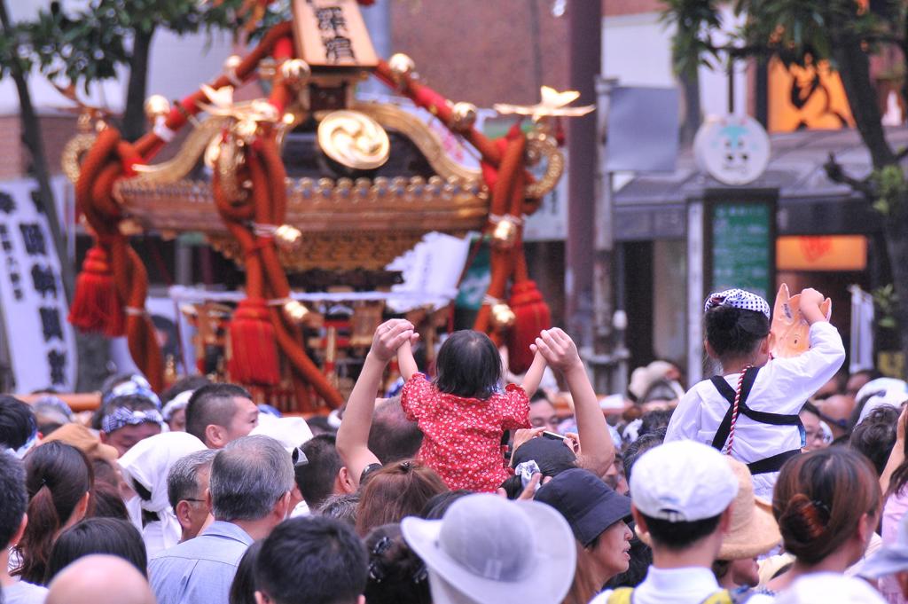 子供たちもはしゃぐ。。深川八幡祭り