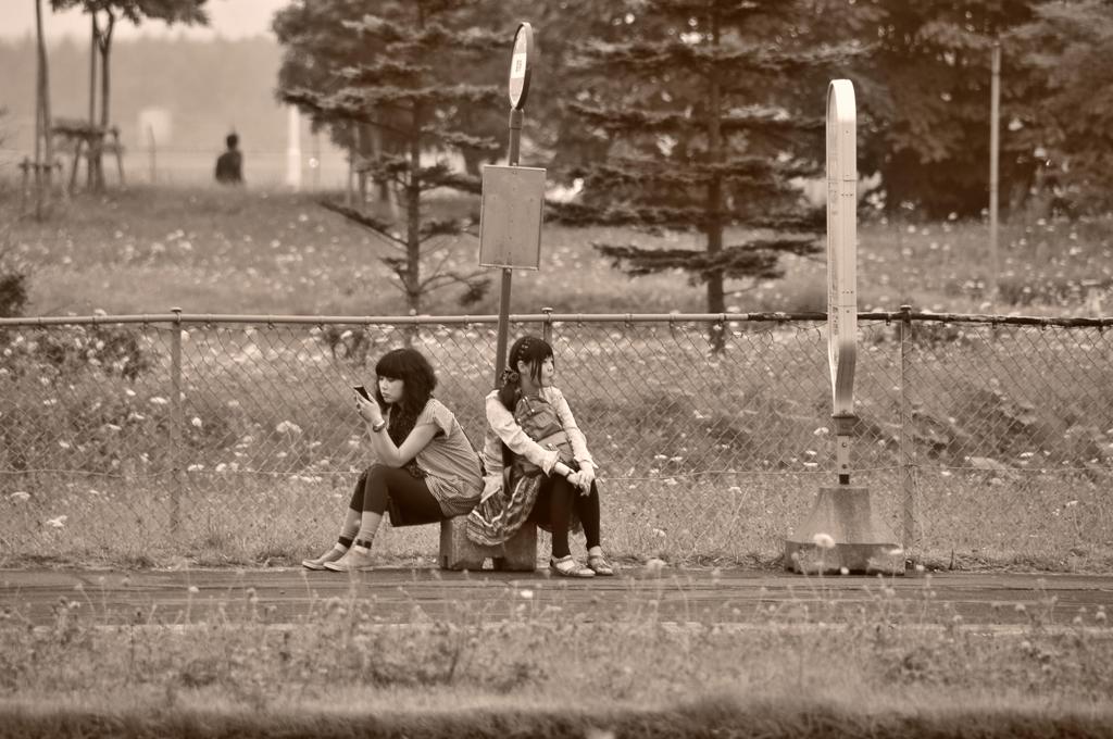 千歳基地航空祭終わった後の。。家路のバスを待つ