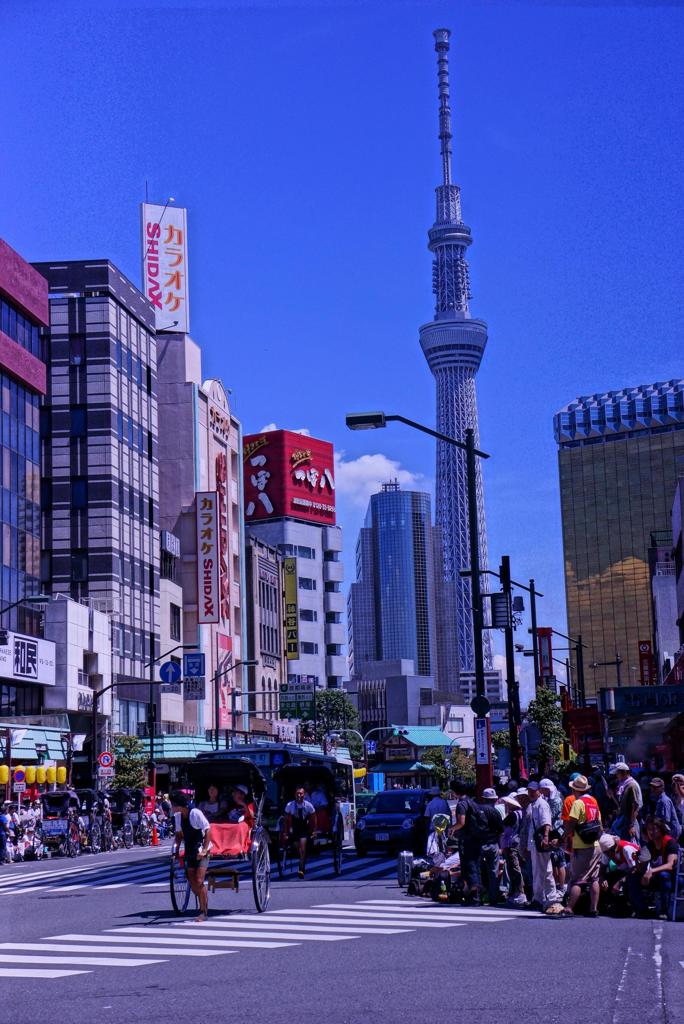 夏の浅草サンバカーニバル前の風景・・・
