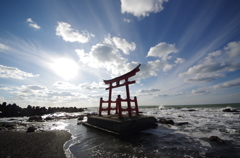 海に浮かぶ鳥居