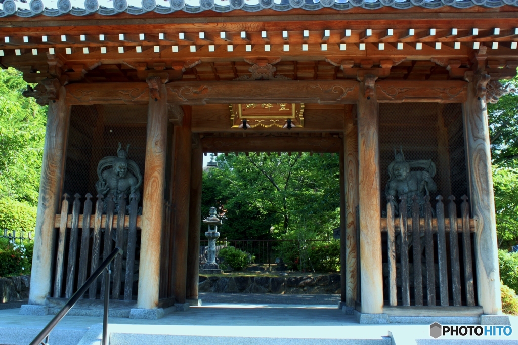 久米寺の山門