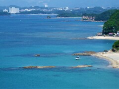 青い海