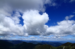 初秋の伊吹山－湧き立つ雲
