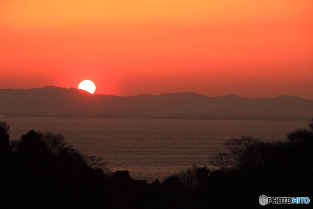 三河湾の朝陽