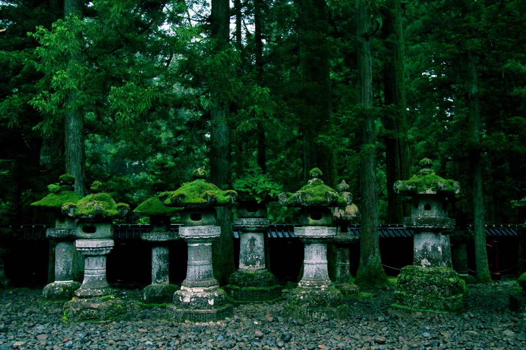 Stone Lanterns 