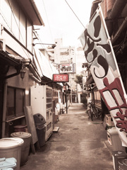 路地裏酒場筋昼間
