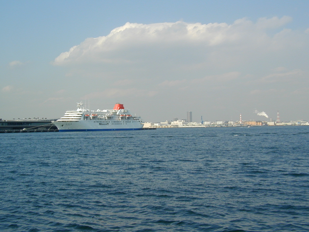 横浜港