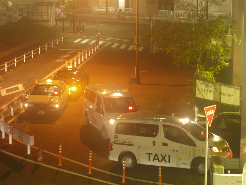 多摩センター・タクシー待ち