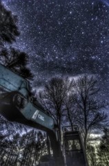 重機と星空