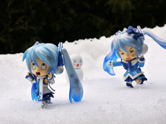 雪ミクさんの雪遊び