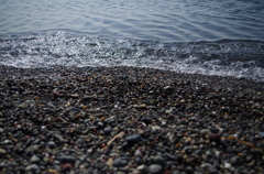 寄せては引いて