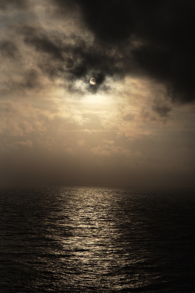 東シナ海に沈む夕日