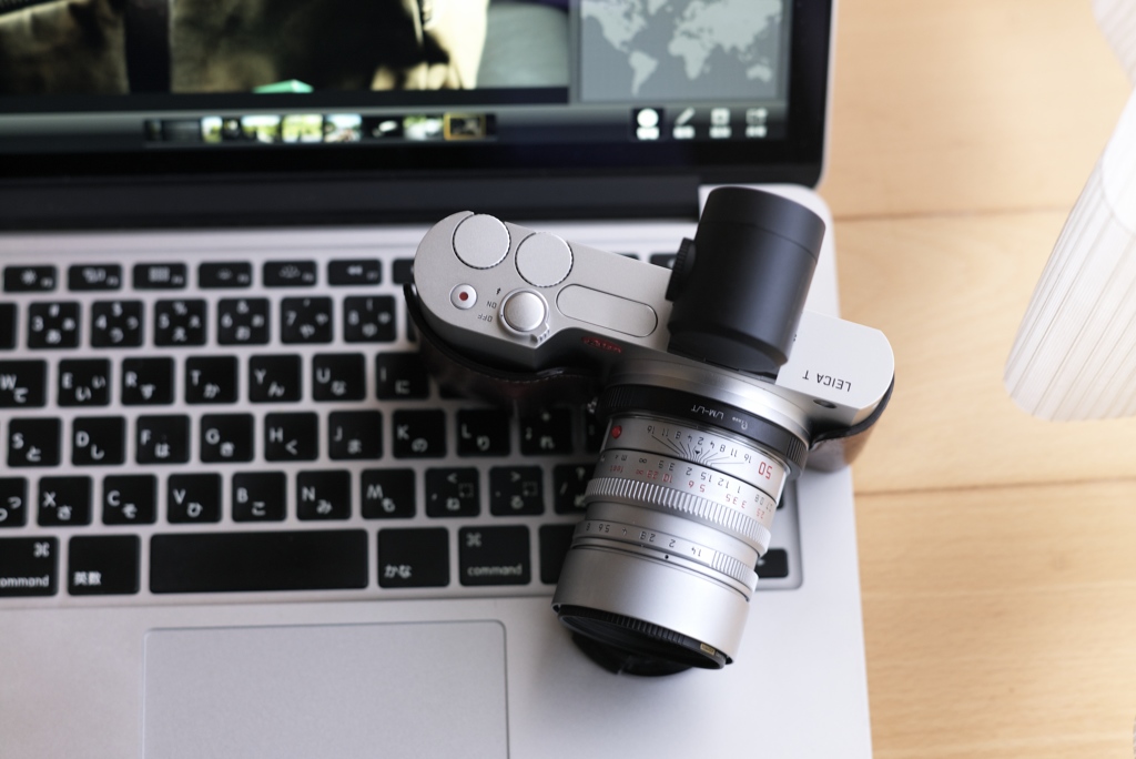 LEICA T